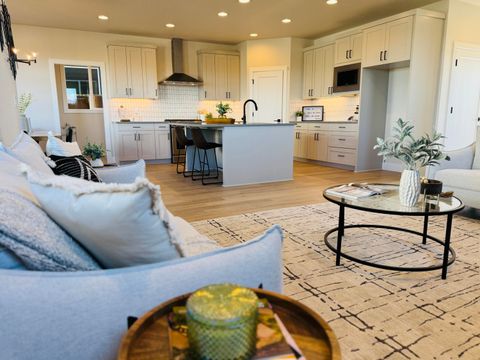 Tiny photo for 21405 SE Krakatoa Court #Lot 106, Bend, OR 97702 (MLS # 220220197)