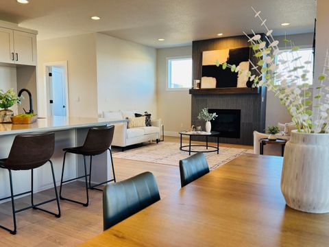 Tiny photo for 21405 SE Krakatoa Court #Lot 106, Bend, OR 97702 (MLS # 220220197)