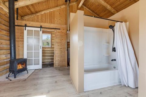 Tiny photo for 19554 SE Osprey Road, Prineville, OR 97754 (MLS # 220217623)