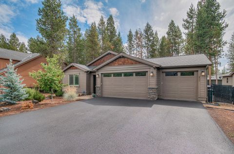 Photo of 51868 Trapper George Lane, La Pine, OR 97739 (MLS # 220215089)