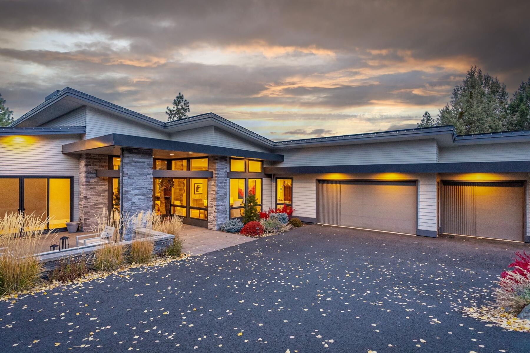 2799 NW Horizon Drive