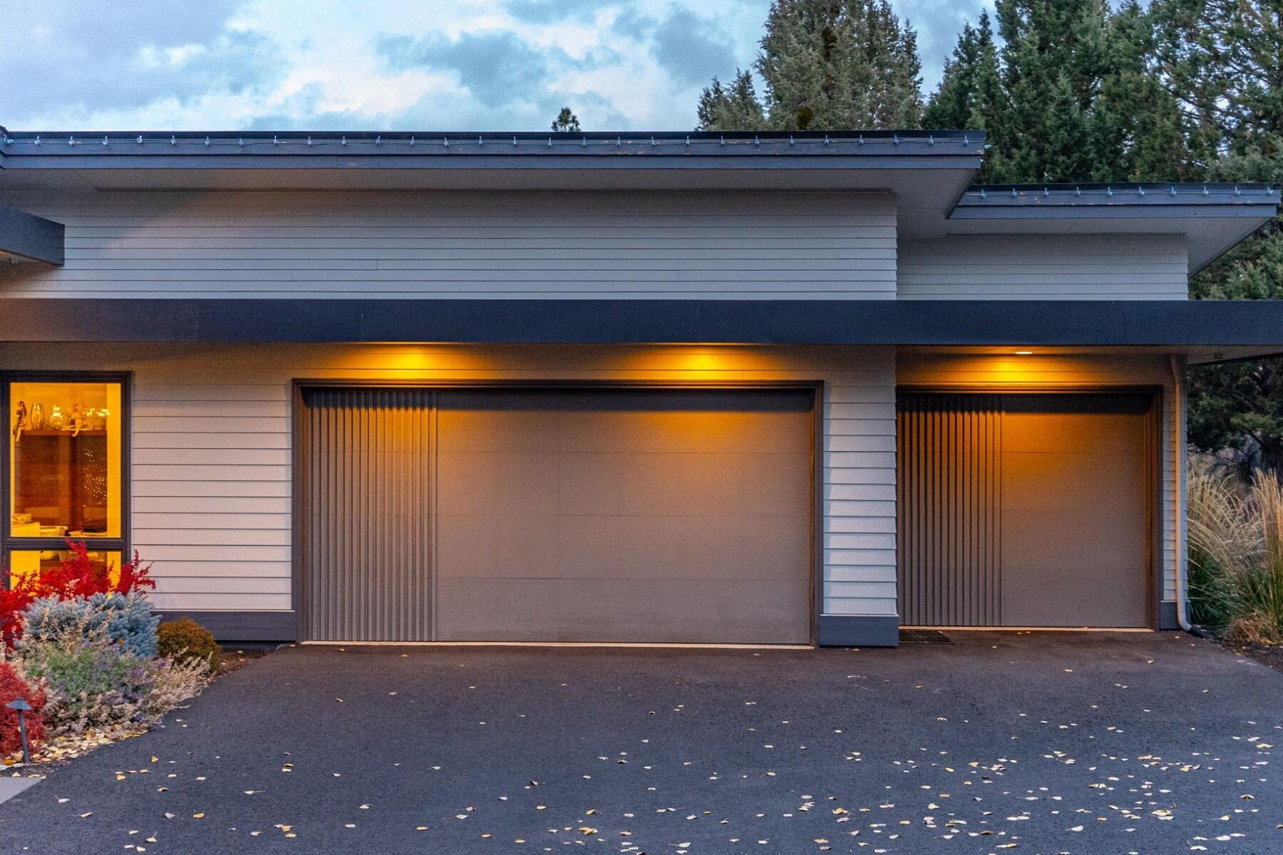 2799 NW Horizon Drive