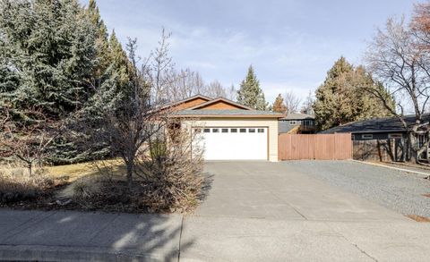 Tiny photo for 2142 NE Monterey Avenue, Bend, OR 97701 (MLS # 220214866)