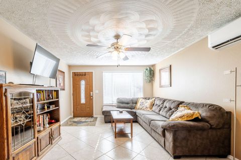 Tiny photo for 2142 NE Monterey Avenue, Bend, OR 97701 (MLS # 220214866)