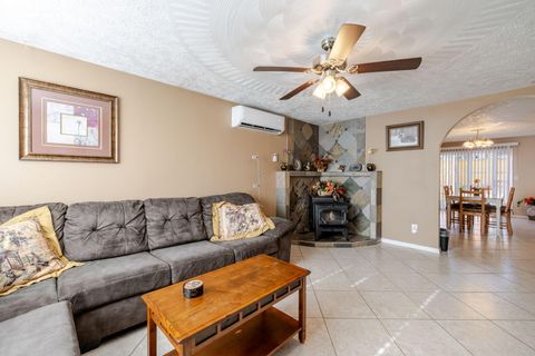 Tiny photo for 2142 NE Monterey Avenue, Bend, OR 97701 (MLS # 220214866)