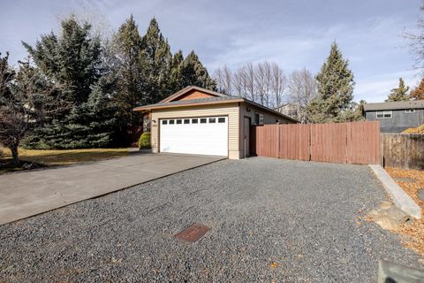 Tiny photo for 2142 NE Monterey Avenue, Bend, OR 97701 (MLS # 220214866)