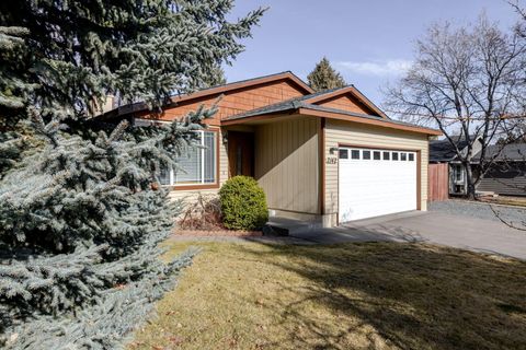 Tiny photo for 2142 NE Monterey Avenue, Bend, OR 97701 (MLS # 220214866)