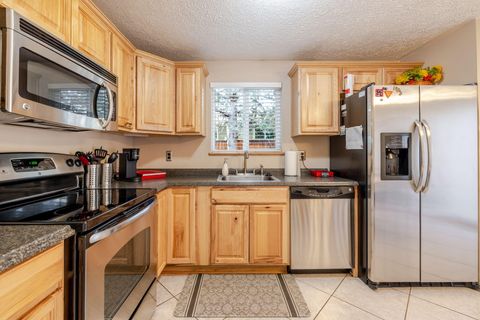 Tiny photo for 2142 NE Monterey Avenue, Bend, OR 97701 (MLS # 220214866)