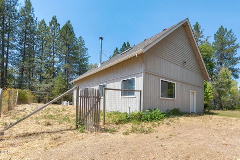 Tiny photo for 575 Pavillian Drive, Grants Pass, OR 97526 (MLS # 220227328)