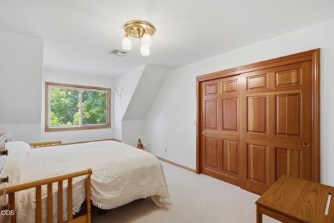 Tiny photo for 575 Pavillian Drive, Grants Pass, OR 97526 (MLS # 220227328)