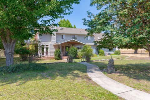 Tiny photo for 575 Pavillian Drive, Grants Pass, OR 97526 (MLS # 220227328)
