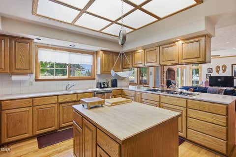 Tiny photo for 575 Pavillian Drive, Grants Pass, OR 97526 (MLS # 220227328)