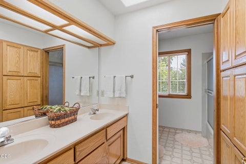Tiny photo for 575 Pavillian Drive, Grants Pass, OR 97526 (MLS # 220227328)