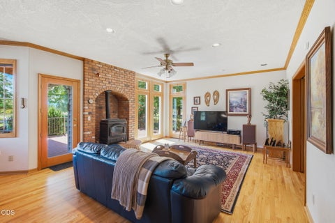 Tiny photo for 575 Pavillian Drive, Grants Pass, OR 97526 (MLS # 220227328)