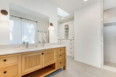 Tiny photo for 61389 Campbell Court, Bend, OR 97702 (MLS # 220212394)