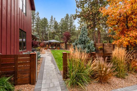 Tiny photo for 61389 Campbell Court, Bend, OR 97702 (MLS # 220212394)