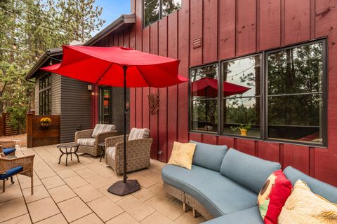 Tiny photo for 61389 Campbell Court, Bend, OR 97702 (MLS # 220212394)