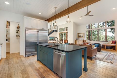 Tiny photo for 61389 Campbell Court, Bend, OR 97702 (MLS # 220212394)