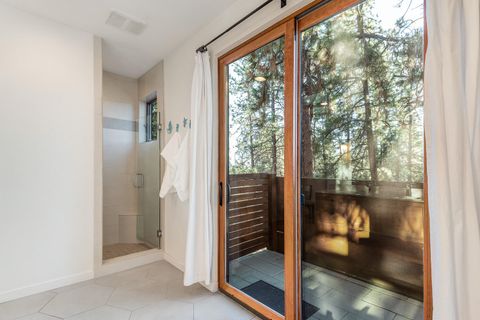 Tiny photo for 61389 Campbell Court, Bend, OR 97702 (MLS # 220212394)