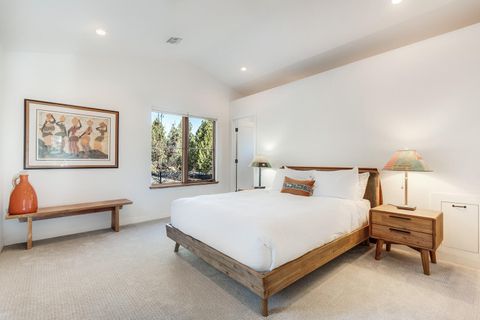 Tiny photo for 61389 Campbell Court, Bend, OR 97702 (MLS # 220212394)