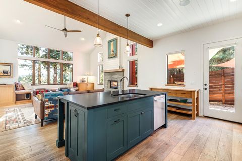 Tiny photo for 61389 Campbell Court, Bend, OR 97702 (MLS # 220212394)