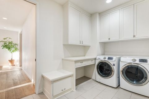 Tiny photo for 61389 Campbell Court, Bend, OR 97702 (MLS # 220212394)