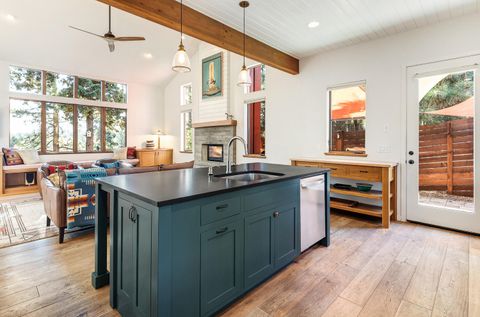 Tiny photo for 61389 Campbell Court, Bend, OR 97702 (MLS # 220212394)