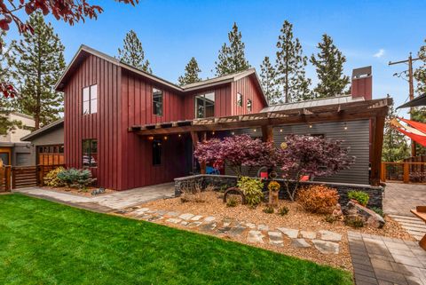 Tiny photo for 61389 Campbell Court, Bend, OR 97702 (MLS # 220212394)