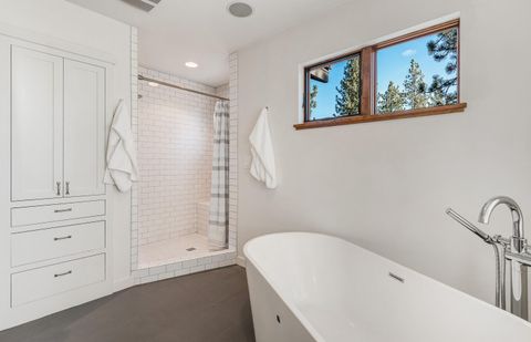 Tiny photo for 61389 Campbell Court, Bend, OR 97702 (MLS # 220212394)