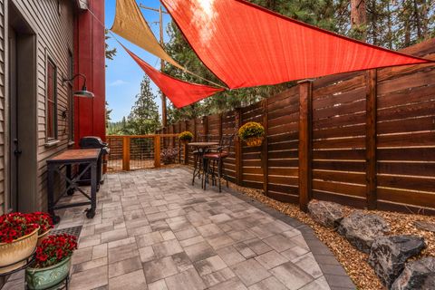 Tiny photo for 61389 Campbell Court, Bend, OR 97702 (MLS # 220212394)