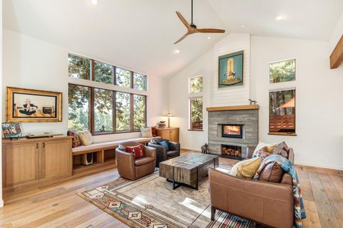 Tiny photo for 61389 Campbell Court, Bend, OR 97702 (MLS # 220212394)