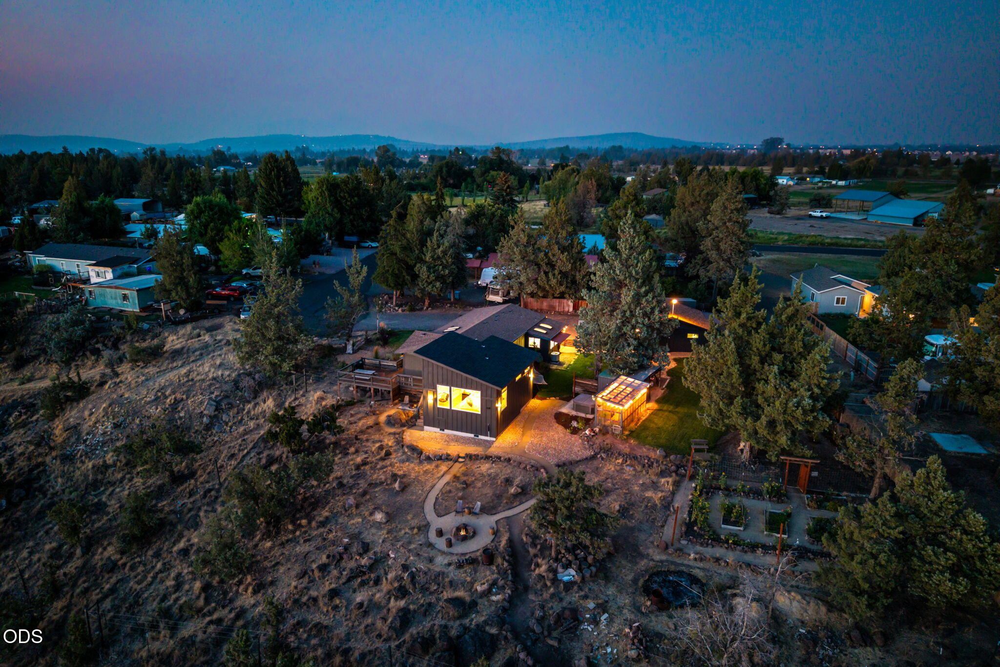 3940 NW Redwood Lane