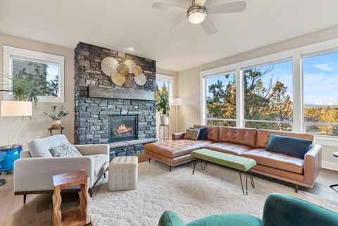 Tiny photo for 20670 Comet Court, Bend, OR 97701 (MLS # 220212783)