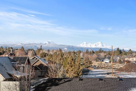 Tiny photo for 20670 Comet Court, Bend, OR 97701 (MLS # 220212783)