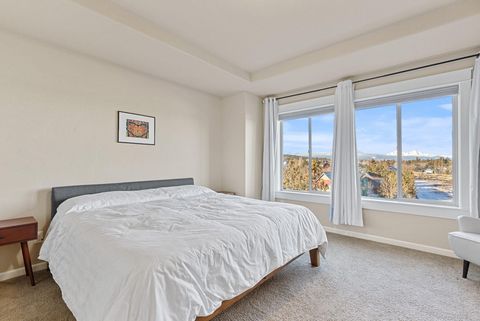 Tiny photo for 20670 Comet Court, Bend, OR 97701 (MLS # 220212783)