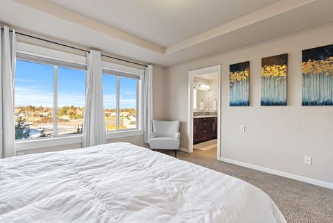 Tiny photo for 20670 Comet Court, Bend, OR 97701 (MLS # 220212783)