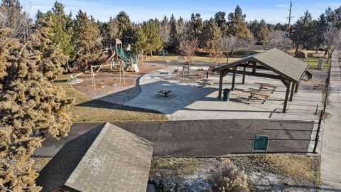 Tiny photo for 20670 Comet Court, Bend, OR 97701 (MLS # 220212783)