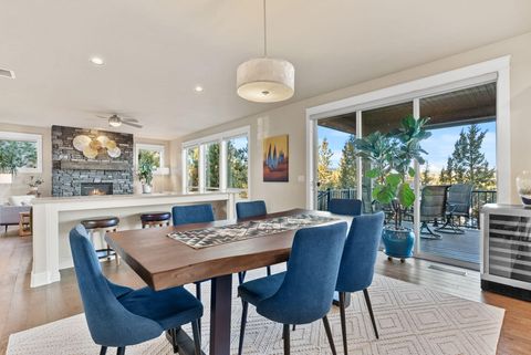 Tiny photo for 20670 Comet Court, Bend, OR 97701 (MLS # 220212783)