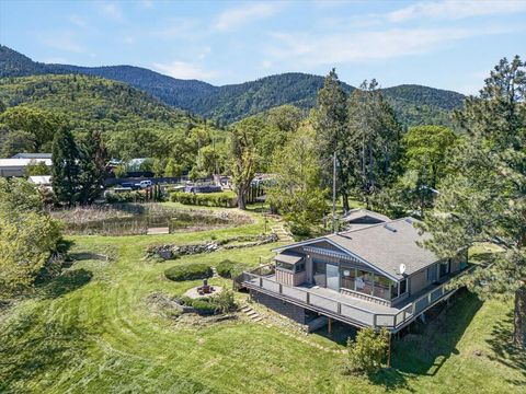 Photo of 750 Neil Creek Road, Ashland, OR 97520 (MLS # 220219778)