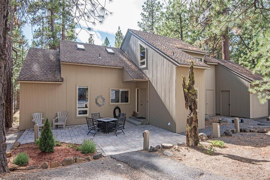 What a difference a year of love makes. This Black Butte House, #14, has new kitchen appliances, new granite counters, new washer & dryer, new toilets, new mattresses, four windows replaced, new electric furnace and heat pump programable through your smart phone. And, there is a propane fire pit on the paver patio. House comes complete with a cord of seasoned firewood. located about 400 yards from the Glaze Meadow Rec Center and all it has to offer, lincluding two pools, spa, hot tub, exercise facility, tennis, pickle ball and more. Well worth the time to come and have a tour.