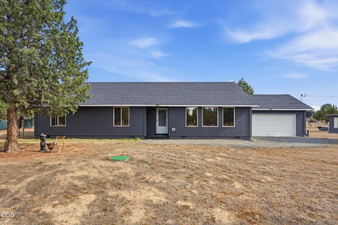 Photo of 15886 SE Cahvilla Road, Prineville, OR 97754 (MLS # 220229991)
