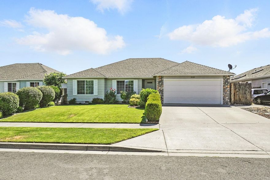 This one won't last long~ wonderfully maintained, this single level light and bright home is welcoming and fits a large variety of folks looking for an awesome, yet affordable new home!  The open concept floorplan, along with the vaulted ceiling and cozy gas fireplace..gives the home a feeling of relaxation and truly ... being HOME. 
New Upgrades Include ~ New Paint, Refurbished Kitchen Cabinets, New Dishwasher, Stove/Oven, Kitchen Sink, Garbage Disposal, Main Bath Sink and Vanity... along with new Luxury Vinyl Plank Flooring throughout! The yard is well landscaped and large enough for pets, and friendly gatherings .... while being easy to maintain.  The covered patio offers shade and cover from the elements all year long.  
Conveniently located to shopping and the highly acclaimed Rogue X sports facility... you'll find this home couples the tranquility of a quiet neighborhood with the availability of a host of fun activities for all ages.  Literally the best of both worlds!