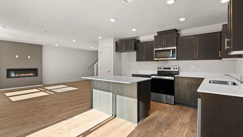 Tiny photo for 2601 Steadman Avenue, Medford, OR 97501 (MLS # 220213160)