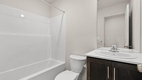 Tiny photo for 2601 Steadman Avenue, Medford, OR 97501 (MLS # 220213160)