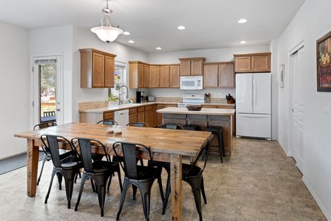 Tiny photo for 55967 Wood Duck Drive, Bend, OR 97707 (MLS # 220214808)