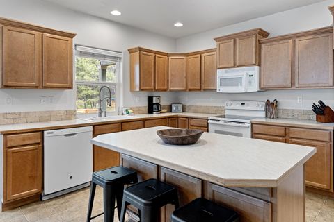 Tiny photo for 55967 Wood Duck Drive, Bend, OR 97707 (MLS # 220214808)