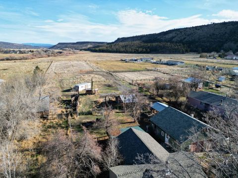Tiny photo for 310 SE Willowdale Drive, Prineville, OR 97754 (MLS # 220213097)