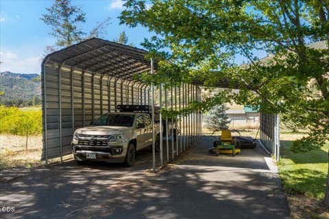 Tiny photo for 1833 2nd Avenue, Gold Hill, OR 97525 (MLS # 220224547)