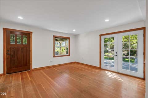 Tiny photo for 1833 2nd Avenue, Gold Hill, OR 97525 (MLS # 220224547)