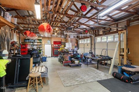 Tiny photo for 1833 2nd Avenue, Gold Hill, OR 97525 (MLS # 220224547)